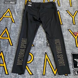 Victoria Sport. Knock Out Tight.